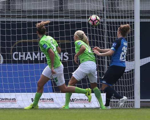 Jubel um Emily van Egmond (VfL Wolfsburg, 5), Martina Moser (TSG 1899 Hoffenheim, 7), Pernille Harder (VfL Wolfsburg, 22)