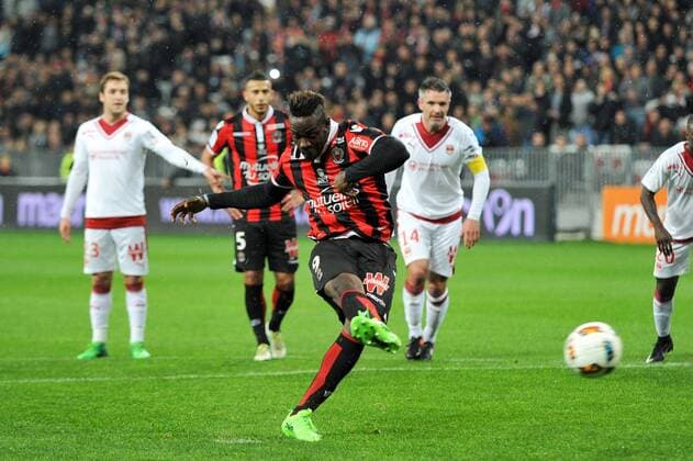 Bilder des Tages - SPORT 09 MARIO BALOTELLI (nice) - PENALTY - BUT FOOTBALL : Nice vs Bordeaux - Ligue 1 - 02 04 2017 FEP Panoramic 