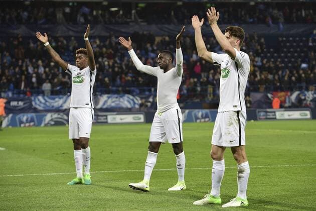 joie des joueurs du PSG en fin de match MATUIDI Blaise (PSG) KIMPEMBE Presnel (PSG) MEUNIER Thomas (PSG) FOOTBALL : US Avranches MSM (Nat) vs PSG (L1) - 1 4 finale- coupe de France - 05 04 2017 JBAutissier Panoramic 