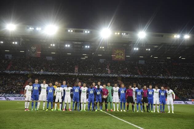 joueurs en debut de match FOOTBALL : US Avranches MSM (Nat) vs PSG (L1) - 1 4 finale- coupe de France - 05 04 2017 JBAutissier Panoramic 
