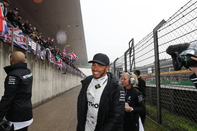 British F1 driver Lewis Hamilton of Mercedes smiles at the Shanghai International Circuit in Shanghai, China, 7 April 2017. Lewis Hamilton fascinates fans with gifts in Shanghai  20170407_82612