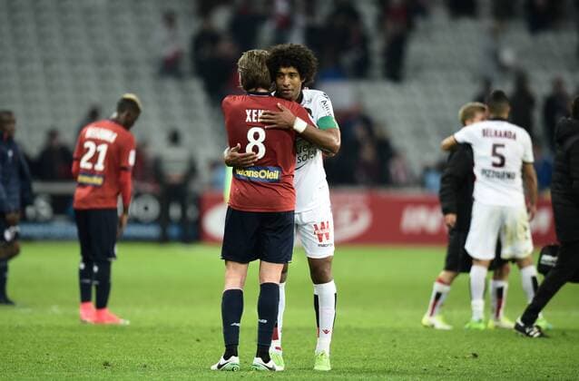 Bonfim Dante ( Nice ) - Xeka ( Lille ) FOOTBALL : Lille OSC vs OGC Nice - Ligue 1 - Lille - 07 04 2017 FedericoPestellini Panoramic 