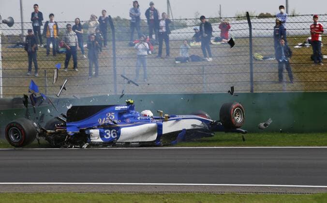 Shanghai: Motorsports: FIA Formula One World Championship WM Weltmeisterschaft 2017 36 Antonio Giovinazzi (ITA, Sauber F1 Team) had an accident Chinese Formula One Grand Prix Shanghai Circuit on April 08, 2017 in Shanghai, China. (Photo by Hoch Zwei) Shanghai China xHZx