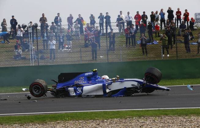Shanghai: Motorsports: FIA Formula One World Championship WM Weltmeisterschaft 2017 36 Antonio Giovinazzi (ITA, Sauber F1 Team) had an accident Chinese Formula One Grand Prix Shanghai Circuit on April 08, 2017 in Shanghai, China. (Photo by Hoch Zwei) Shanghai China xHZx