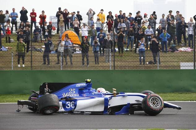 Shanghai: Motorsports: FIA Formula One World Championship WM Weltmeisterschaft 2017 36 Antonio Giovinazzi (ITA, Sauber F1 Team) had an accident Chinese Formula One Grand Prix Shanghai Circuit on April 08, 2017 in Shanghai, China. (Photo by Hoch Zwei) Shanghai China xHZx