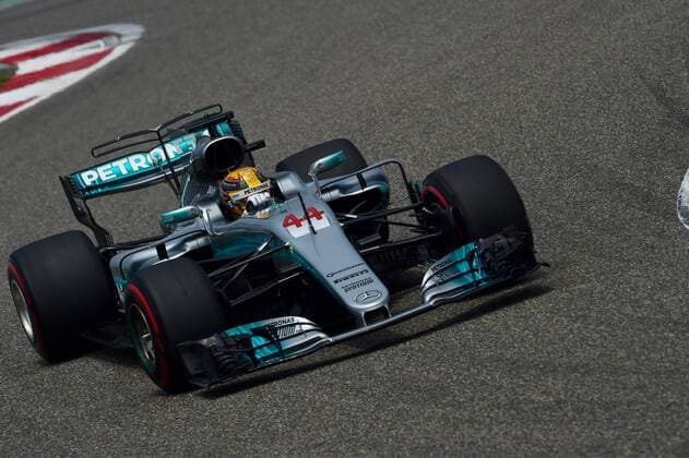 Bilder des Tages - SPORT Lewis Hamilton (GB 44), Mercedes AMG Petronas Motorsport, Grosser Preis von China 2017, 3 Freies Training, Motorsport, Formel 1, 07.04.2017, Shanghai Copyright: xAndre Eibner-Pressefotox EP_JAE
