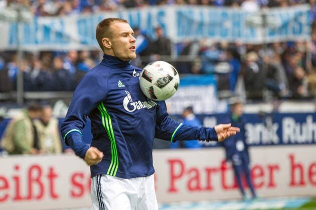 Holger Badstuber (Schalke) mit Ball beim Spiel FC Schalke 04 vs. VFL Wolfsburg, Fussball, 1. Bundesliga, 08.04.2017 Gelsenkirchen Copyright: xHommesx Eibner-Pressefotox EP_mhs