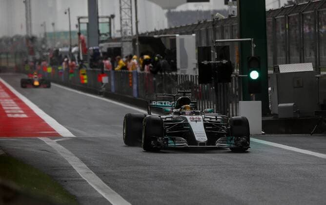 British F1 driver Lewis Hamilton of Mercedes competes during the Formula One Chinese Grand Prix at the Shanghai International Circuit in Shanghai, China, 9 April 2017. Lewis Hamilton wins 2017 Formula 1 Chinese Grand Prix  pbu604619_08