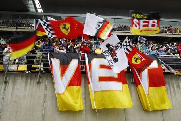 Shanghai: Motorsports: FIA Formula One World Championship WM Weltmeisterschaft 2017 5 Sebastian Vettel (GER, Scuderia Ferrari) fans Chinese Formula One Grand Prix Shanghai Circuit on April 08, 2017 in Shanghai, China. (Photo by Hoch Zwei) Shanghai China xHZx