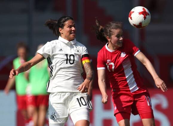 Deutschland, Erfurt, Steigerwaldstadion, 09.04.2017, Fussball - Frauen - Laenderspiel - Deutschland - Kanada Bild: v. lk. Dzsenifer Marozsan (Deutschland, 10) und Christine Sinclair (Kanada, 12) Copyright: HMBxMedia xHeikoxBecker