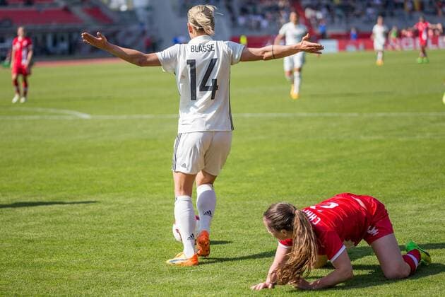 Anna Blässe (GER, 14), Allysha Chapman (CAN, 2); kein Foul, Fußball, Frauen, Länderspiel, Deutschland - Kanada, xprx