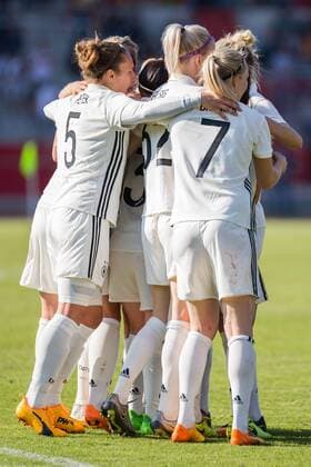 Jubel über das 2:1 durch Linda Dallmann (GER, 31); Jubel, celebration; Tor, goal, Torerfolg, Aktion, Fußball, Frauen, Länderspiel, Deutschland - Kanada, xprx