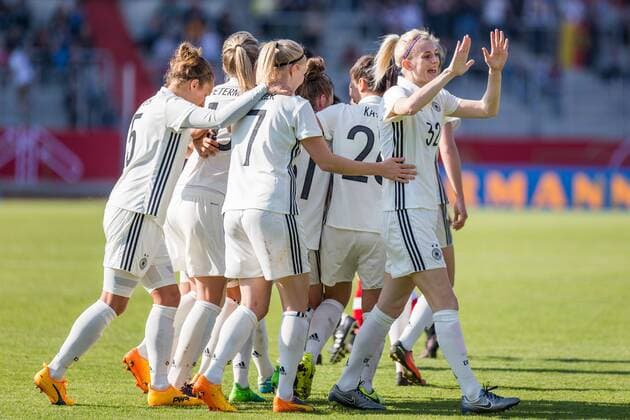 Jubel über das 2:1 durch Linda Dallmann (GER, 31); Jubel, celebration; Tor, goal, Torerfolg, Aktion, Fußball, Frauen, Länderspiel, Deutschland - Kanada, xprx