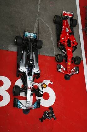 Shanghai: Motorsports: FIA Formula One World Championship WM Weltmeisterschaft 2017 44 Lewis Hamilton (GBR, Mercedes AMG Petronas) 5 Sebastian Vettel (GER, Scuderia Ferrari) car Chinese Formula One Grand Prix Shanghai Circuit on April 08, 2017 in Shanghai, China. (Photo by Hoch Zwei) Shanghai China xHZx