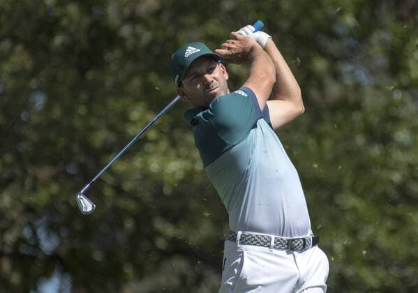 Sergio Garcia hits off the fourth tee box during the fourth round of the 2017 Masters Tournament at Augusta National Golf Club in Augusta, Georgia on April 9, 2017.  AUG20170409315 KEVINxDIETSCH