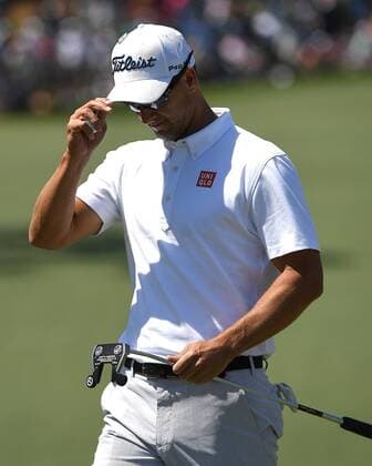 April 9, 2017 - Augusta, GA, USA - Adam Scott acknowledges the applause of the gallery after making a putt on the second green during the final round of the Masters Tournament on Sunday, April 9, 2017 at Augusta National Golf Club in Augusta, Ga. 2017 Masters Round 4 - ZUMAm67_ 20170409_zaf_m67_044 Copyright: xJeffxSinerx