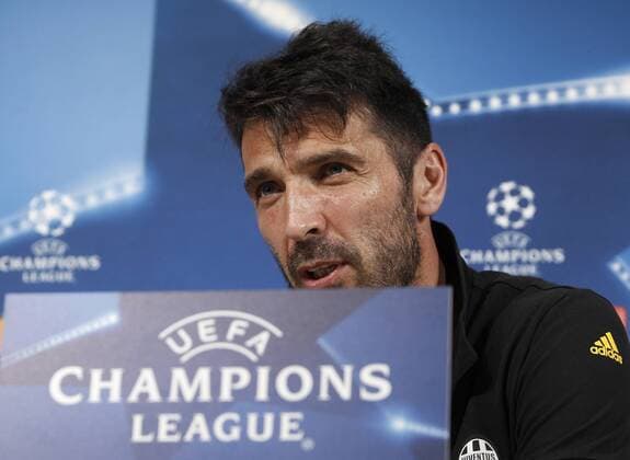Italy: Champions League- Juventus press conference PK Pressekonferenz Juventus goalkeeper Gianluigi Buffon attends a a press conference ahead of the Champions League quarter finals first leg soccer match against Barcelona.  IsabellaxBonottox xPacificxPress