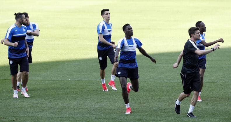British soccer team Leicester s player take part in a team s training session at Vicente Calderon Stadium, in Madrid, Spain, 11 April 2017, on the eve of the UEFA Champions League s quarter final first leg game against Atletico de Madrid. Leicester s training session !ACHTUNG: NUR REDAKTIONELLE NUTZUNG!  Copyright: xChemaxMoyax 20170411-636275386064357036