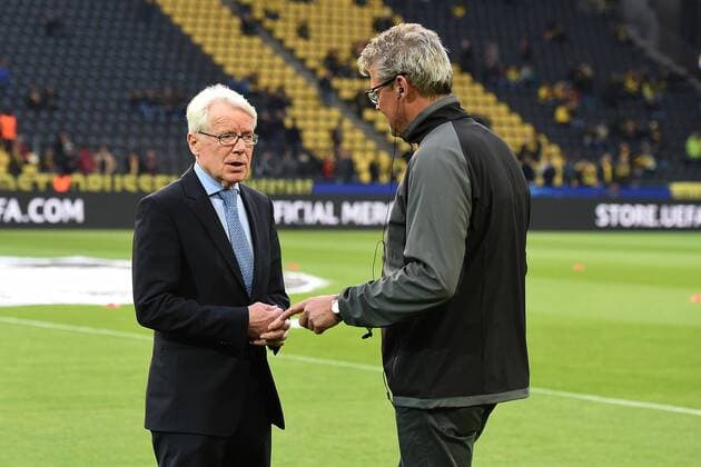 Fußball Champions League Viertelfinale Borussia Dortmund - AS Monaco am 11.04.2017 im Signal Iduna Park in Dortmund Dr. Reinhard Rauball ( Präsident Dortmund ), links - Norbert Dickel ( Stadionsprecher Dortmund ), rechts xRx