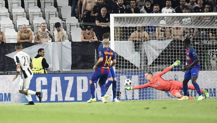 Db Torino 11 04 2017 - Champions League Juventus-Barcellona foto Daniele Buffa Image nella foto: gol Paulo Dybala 