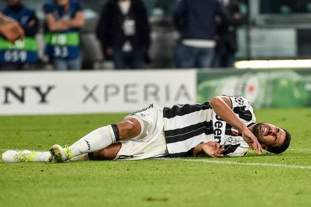 Sami Khedira of Juventus lies injured during the UEFA Champions League quarter final match between Juventus and Barcelona at the Juventus Stadium, Turin, Italy on 11 April 2017. Copyright: xGiuseppexMaffiax 14920120