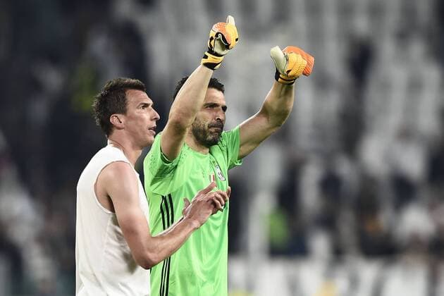 Db Torino 11 04 2017 - Champions League Juventus-Barcellona foto Daniele Buffa Image nella foto: Gianluigi Buffon-Mario Mandzukic 