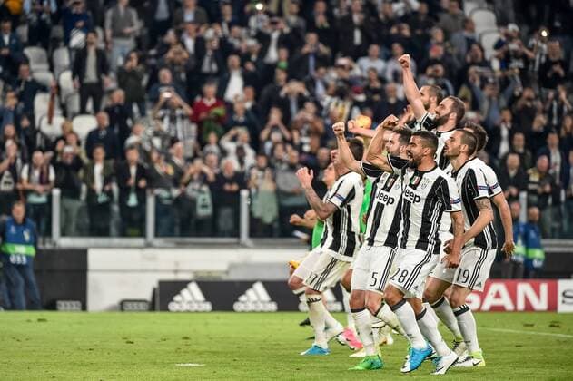 Juventus players celebrate the victory during the UEFA Champions League quarter final match between Juventus and Barcelona at the Juventus Stadium, Turin, Italy on 11 April 2017. Copyright: xGiuseppexMaffiax 14920144