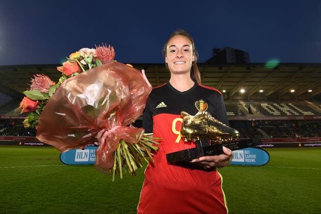 LEUVEN, BELGIUM - APRIL 11 : Tessa Wullaert receives her Golden Shoe before the Women s International Friendly Länderspiel Match between Belgian Red Flames and Scotland on April 11, 2017 in Leuven, Belgium, 11 04 2017 FOOTBALL FEMININ : Belgique vs Ecosse - Match amical - Louvain - 11 04 2017 Photonews Panoramic  700024xxx
