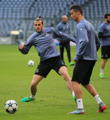 20170311, CL Viertelfinale, Abschlusstraining Real Madrid, Allianz Arena Muenchen, im Bild: Gareth Bale (Real Madrid) und Cristinao Ronaldo (Real Madrid)