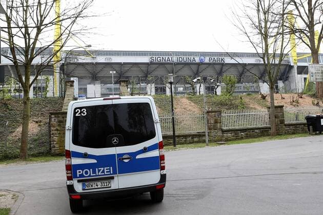 Polizei vor dem Stadion, Borussia Dortmund vs AS Monaco, UEFA Champions League, Viertelfinale, Nachholspiel Fussball, 12.04.2017, Dortmund Copyright: xLangerx xEibner-Pressefotox EP_HLR