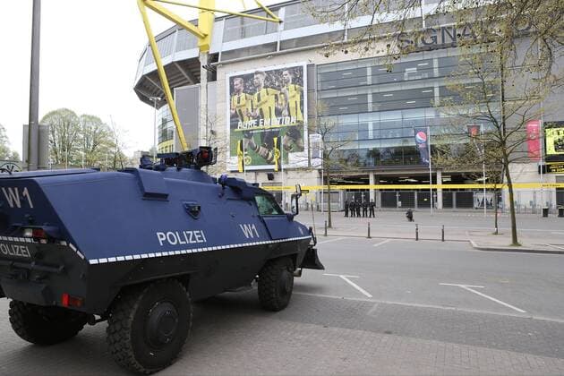 Polizei vor dem Stadion, Sonderfahrzeug, Borussia Dortmund vs AS Monaco, UEFA Champions League, Viertelfinale, Nachholspiel Fussball, 12.04.2017, Dortmund Copyright: xLangerx xEibner-Pressefotox EP_HLR