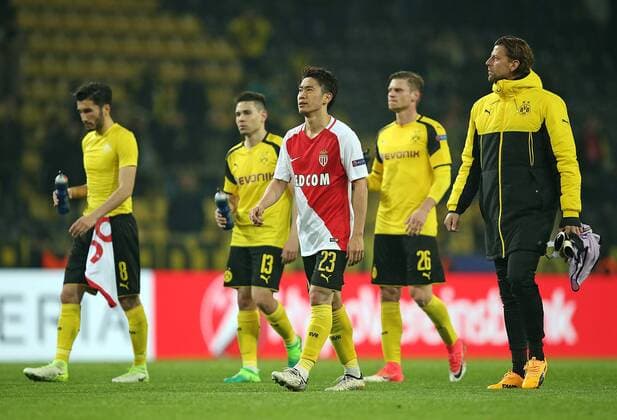 12.04.2017, Fussball Champions-League 2016 2017, Viertelfinale, Borussia Dortmund - AS Monaco, im Signal-Iduna-Park Dortmund. v.l. Nuri Sahin (Dortmund) , Raphael Guerreiro (Dortmund) , Shinji Kagawa (Dortmund) , Lukasz Piszczek (Dortmund) und Torwart Roman Weidenfeller (Dortmund) enttäuscht 