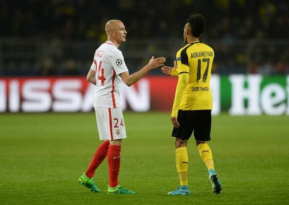 12.04.2017, xmhx, Fussball UEFA Champions League, Borussia Dortmund - AS Monaco, emspor, v.l. Andrea Raggi (AS Monaco), Pierre Emerick Aubameyang (Borussia Dortmund) Dortmund