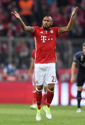 FUSSBALL CHAMPIONS LEAGUE SAISON 2016 2017 VIERTELFINALE HINSPIEL FC Bayern Muenchen - Real Madrid 12.04.2017 Arturo Vidal (FC Bayern Muenchen) bejubelt seinen Treffer zum 1:0 