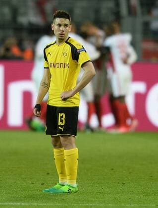 12.04.2017, xmhx, Fussball UEFA Champions League, Borussia Dortmund - AS Monaco, emspor, v.l. Raphael Guerreiro (Borussia Dortmund) enttäuscht, traurig, niedergeschlagen, frustriert, Enttäuschung Dortmund