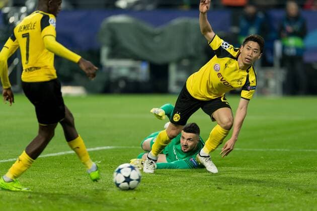 Dortmund, Germany 12.03.2017, UEFA Champions League - 2016 17 Season, BV Borussia Dortmund - AS Monaco, tor zum 1:2 durch Ousmane Dembele (BVB), Torwart Danijel Subasic (MCO) und Shinji Kagawa (BVB) ( DeFodi001