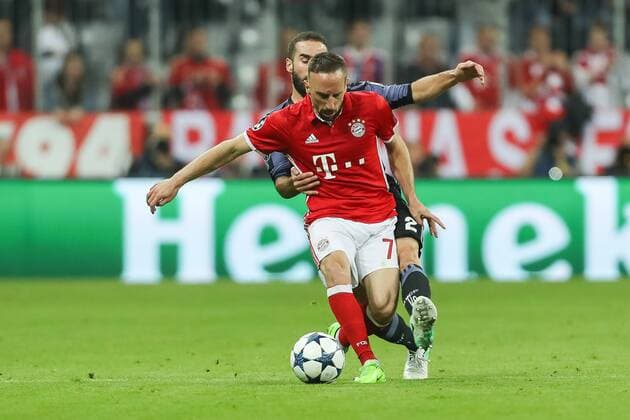 Munich, Germany 12.04.2017, UEFA Champions League - 2016 17 Season, Quarter Final: First leg, FC Bayern Muenchen - Real Madrid, Dani Carvajal (Real Madrid) und Franck Ribery (FCB) im Zweikampf ( DeFodi048