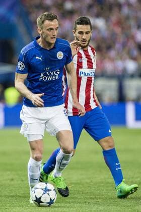 Jamie Vardy of Leicester City Football Club competes for the ball with Koke Resurrecccion of Atletico de Madrid during the match of Champions LEague between Atletico de Madrid and LEicester City Football Club at Vicente Calderon Stadium in Madrid, Spain. April 12, 2017.  (20170412111)