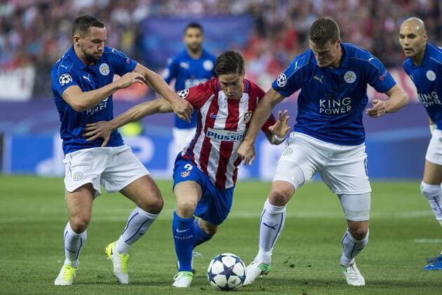 Danny Drinkwater, Robert Huth of Leicester City Football Club competes for the ball with Fernando Torres of Atletico de Madrid during the match of Champions LEague between Atletico de Madrid and LEicester City Football Club at Vicente Calderon Stadium in Madrid, Spain. April 12, 2017.  (20170412057)