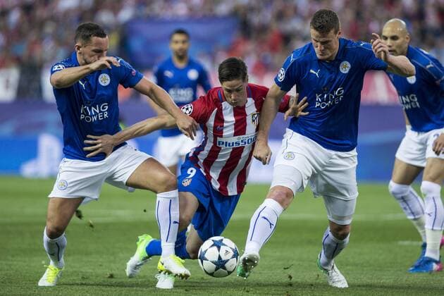 Danny Drinkwater, Robert Huth of Leicester City Football Club competes for the ball with Fernando Torres of Atletico de Madrid during the match of Champions LEague between Atletico de Madrid and LEicester City Football Club at Vicente Calderon Stadium in Madrid, Spain. April 12, 2017.  (20170412058)