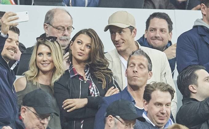 Themen der Woche - SPORT Bilder des Tages - SPORT Anna, Frau von Robert LEWANDOWSKI, FCB 9 FC BAYERN MUENCHEN - REAL MADRID Viertelfinale, Fussball UEFA Champions League, Muenchen, 12.04.2017 CL Saison 2016 2017