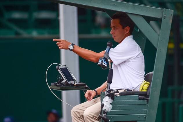 HOUSTON, TX - APRIL 12: Chair umpire Damian Steiner stands ready for the Kevin Anderson (RSA) vs Fernando Verdasco (ESP) match to begin during the U.S. Men s Clay Court Championships on April 12, 2017 at River Oaks Country Club, in Houston, Texas. (Photo by Ken Murray Icon Sportswire) TENNIS: APR 12 US Men s Clay Court Championships Icon1704122017003 EDITORIAL USE ONLY