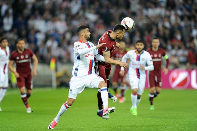 11 Rachid Ghezzal (ol) - 03 Adriano (bes) FOOTBALL : Lyon vs Besiktas - Europa League - 13 04 2017 FEP Panoramic 
