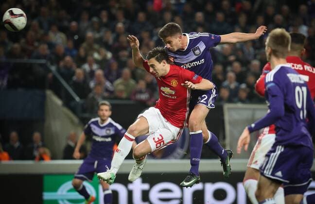 Anderlecht s Leander Dendoncker scoring the 1-1 goal and during a soccer game between Belgian team RSC Anderlecht and English club Manchester United ManU F.C. in Brussels, Thursday 13 April 2017, the first leg of the quarter finals of the Europa League competition. VIRGINIExLEFOUR  x05081266x