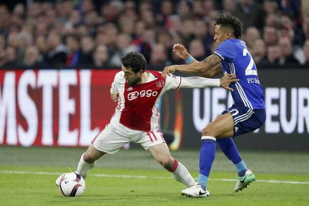 (L-R) Amin Younes of Ajax, Thilo Kehrer of FC Schalke 04during the UEFA Europa League quarter final match between Ajax Amsterdam and FC Schalke 04 at the Amsterdam Arena on April 13, 2017 in Amsterdam, The Netherlands Ajax v FC Schalke 04 UEFA Europa League 2016 2017 xVIxxIVx 7563939
