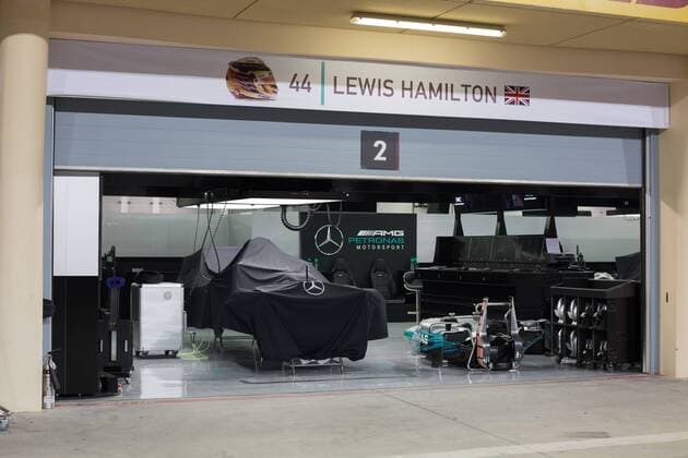 Motorsports: FIA Formula One World Championship WM Weltmeisterschaft 2017, Grand Prix of Bahrain, 44 Lewis Hamilton (GBR, Mercedes AMG Petronas F1 Team), Sakhir Bahrain xHOCHxZWEIx