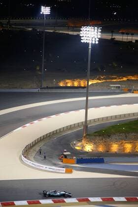 Motorsports: FIA Formula One World Championship WM Weltmeisterschaft 2017, Grand Prix of Bahrain, 44 Lewis Hamilton (GBR, Mercedes AMG Petronas F1 Team), Sakhir Bahrain xHOCHxZWEIx