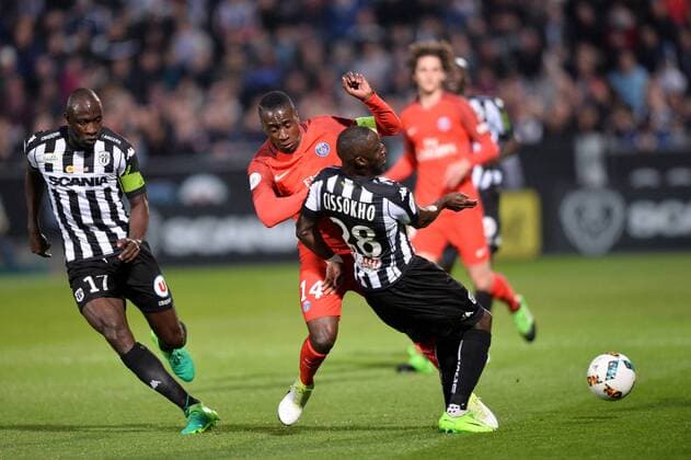 10 BLAISE MATUIDI (psg) - 17 Cheikh NDOYE (sco) FOOTBALL : Angers vs Paris SG - Ligue 1 - 14 04 2017 AnthonyBIBARD FEP Panoramic 