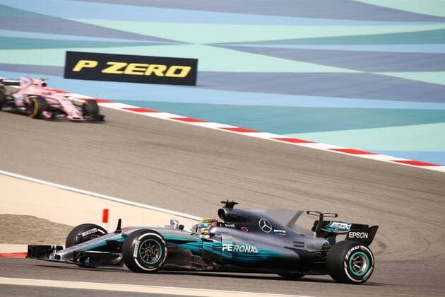 Motorsports: FIA Formula One World Championship WM Weltmeisterschaft 2017, Grand Prix of Bahrain, 44 Lewis Hamilton (GBR, Mercedes AMG Petronas F1 Team), Sakhir Bahrain xHOCHxZWEIx