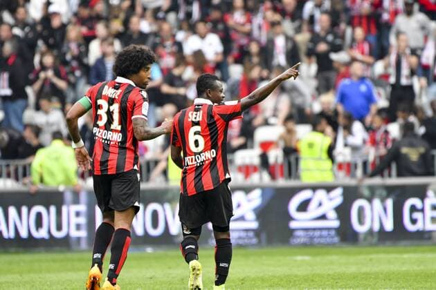 Fußball, OGC Nizza - AS Nancy Joie - Jean Michael Seri (OGC Nice) - Dante (OGC Nice) FOOTBALL : Nice vs Nancy - Ligue 1 - 15 04 2017 NorbertScanella Panoramic 
